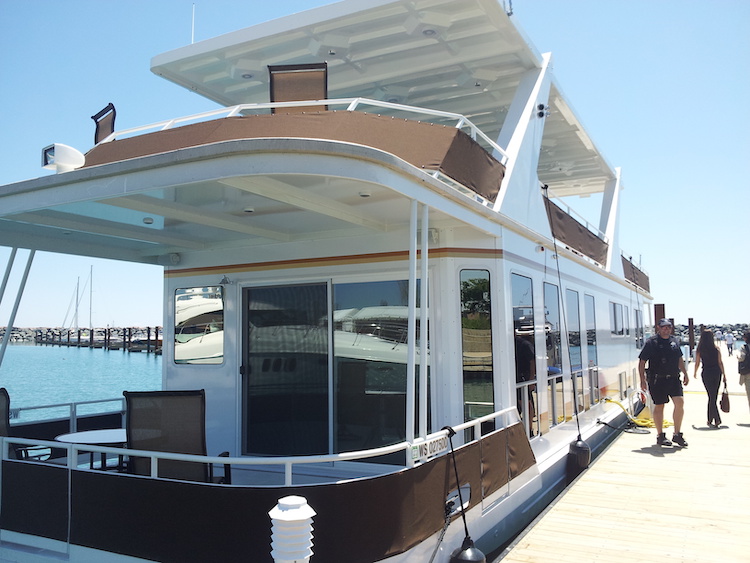 houseboat costs