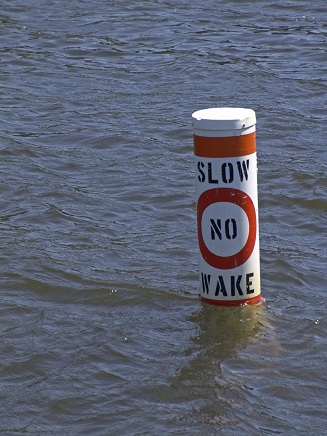 Slow no wake buoy