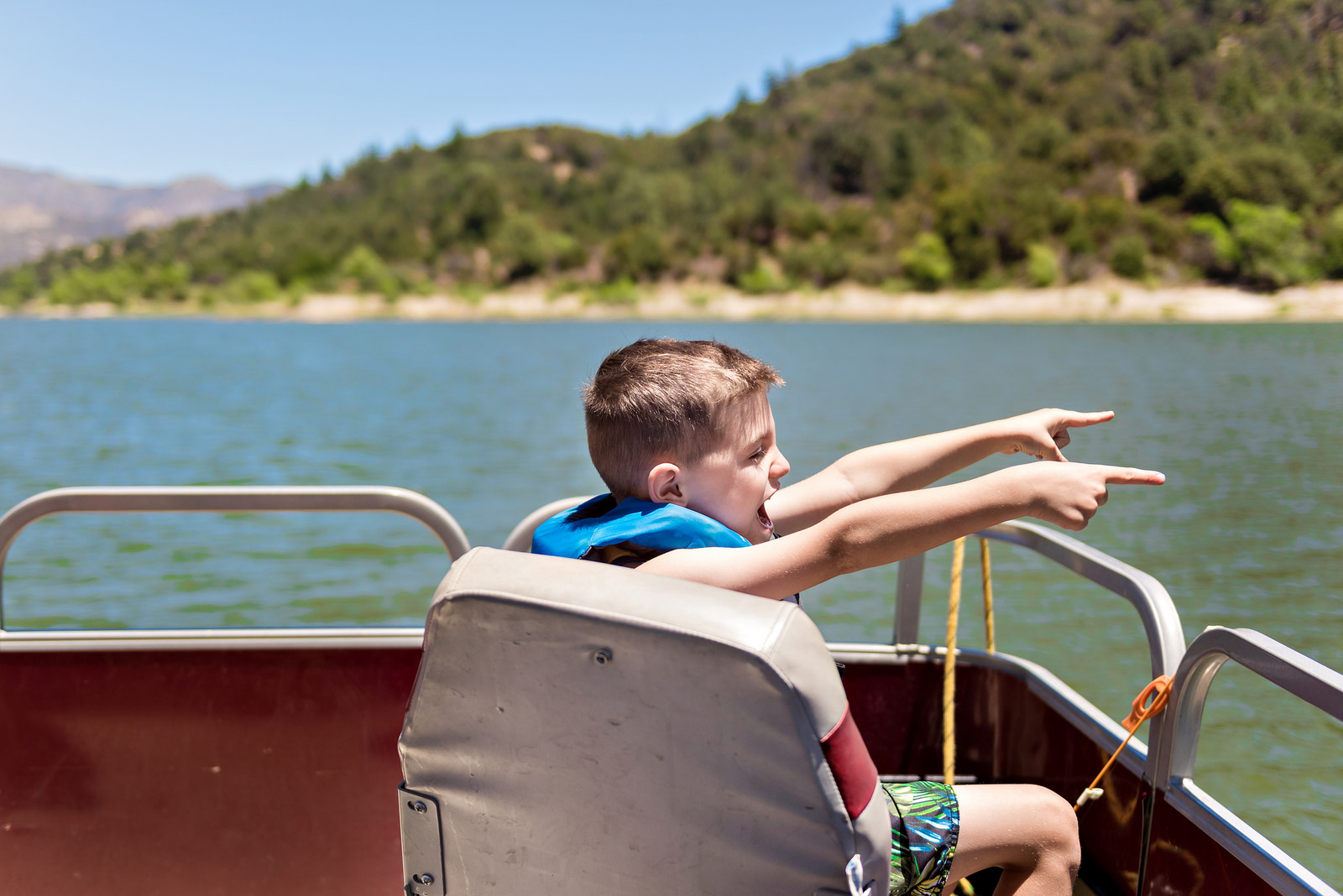 Summer in SoCal: Rent a Pontoon Boat at Lake Hemet Campground