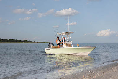 https://www.discoverboating.com/sites/default/files/Sportsman-Master-207-Bay-Boat.jpg