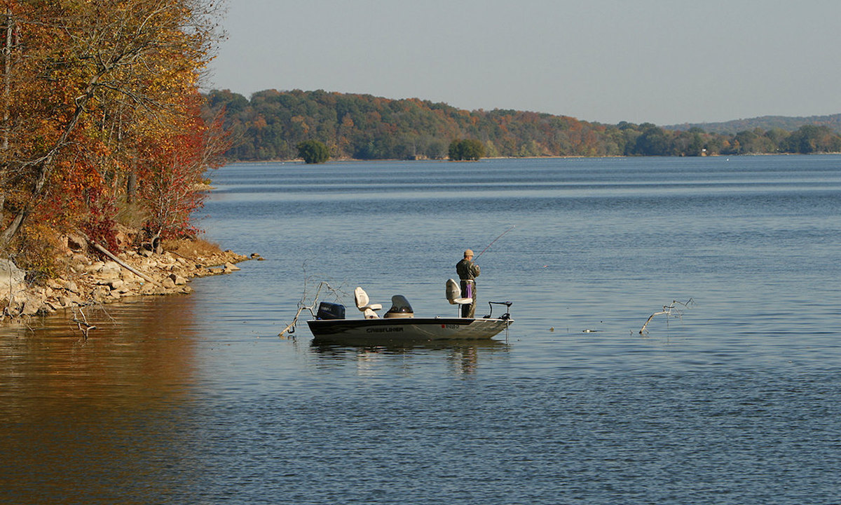 motorboat lakes near me