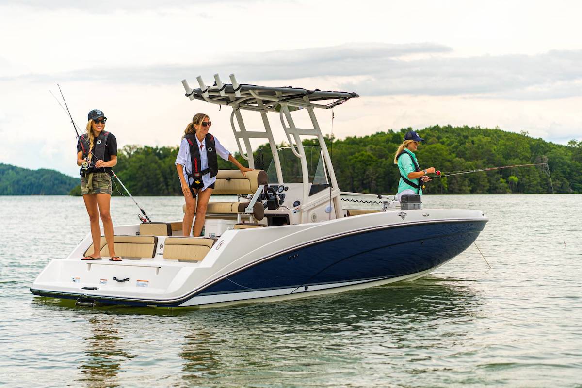 Family-Friendly Offshore Center Consoles & Bay Boats from 21' to