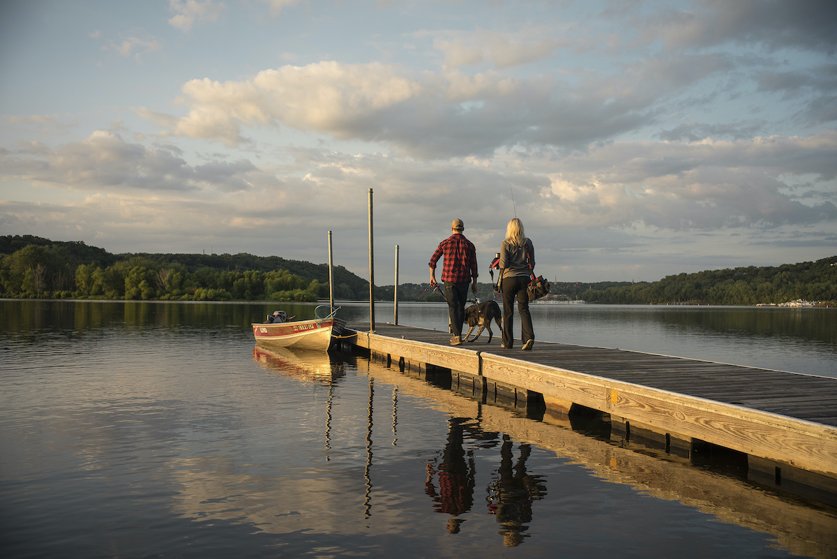 https://www.discoverboating.com/sites/default/files/fall-fishing-tips.jpg