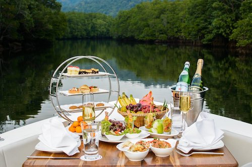 hosting thanksgiving on a boat