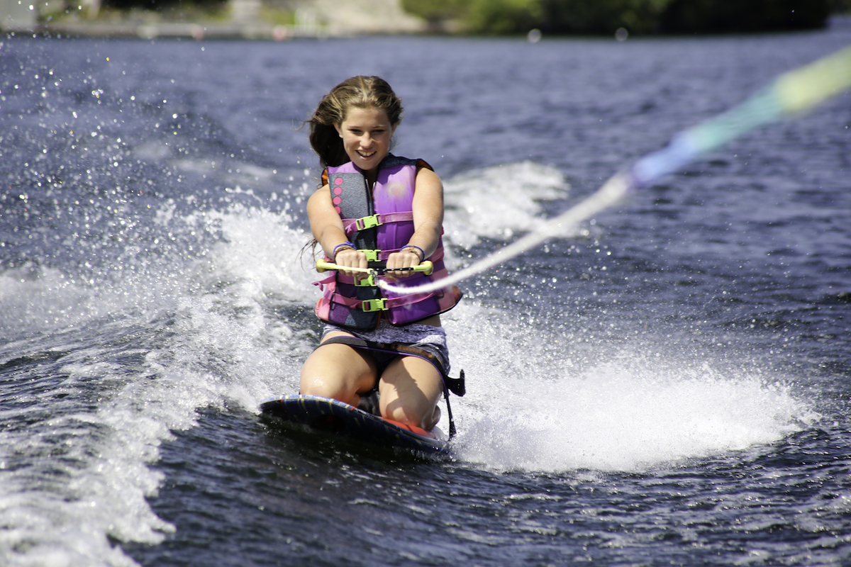 How to Kneeboard  Discover Boating