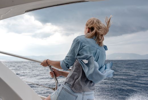 Boating in a Thunderstorm: How to Stay Safe in a Storm