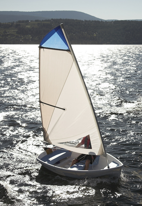 best dinghy sailboat for beginners