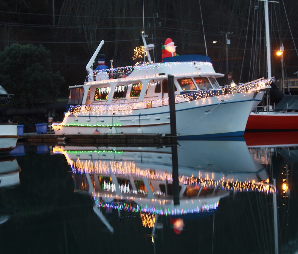 christmas boat parades