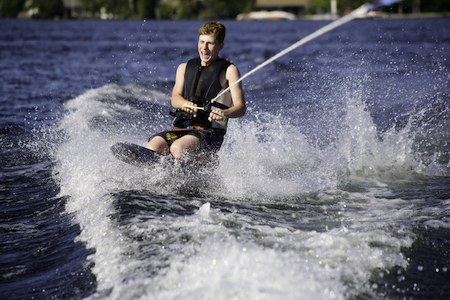 How to Kneeboard  Discover Boating