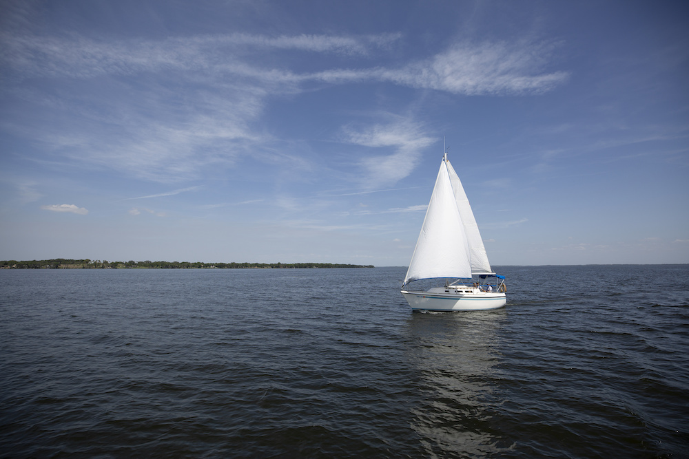 lake michigan sailboat charter