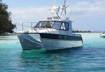 multi-hull power boat catamaran