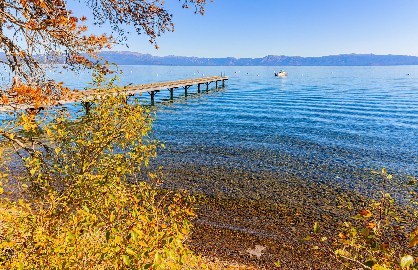 Fall Foliage Boating: 10 Top Destinations | Discover Boating