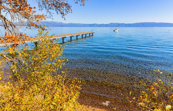 Fall-Foliage-Lake-Tahoe
