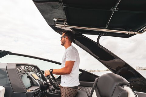 Boat-Test-Drive