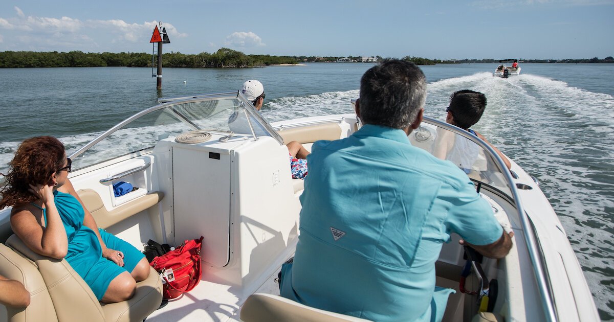 Navigation Buoys and Channel Markers 101: What Do the Red & Green